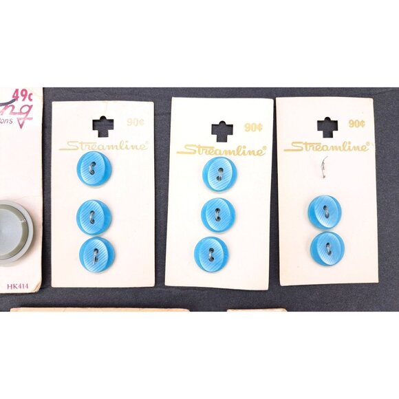 Vintage Buttons On Card Assorted Streamline La Mode LaPetite Lansing Luckyday - Picture 3 of 5